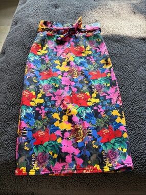 Bold Floral Pencil Skirt in Multicolor
